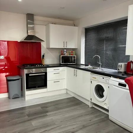 Cheerful 2 Bedroom Bungalow Fully Furnished Bradenham  Exterior photo