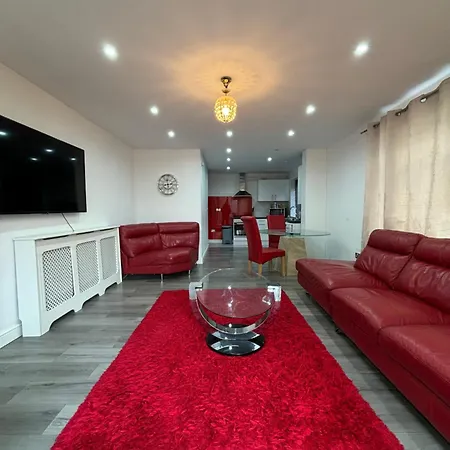 Cheerful 2 Bedroom Bungalow Fully Furnished Bradenham  Exterior photo