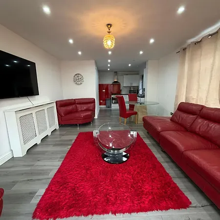 Cheerful 2 Bedroom Bungalow Fully Furnished Bradenham  Exterior photo
