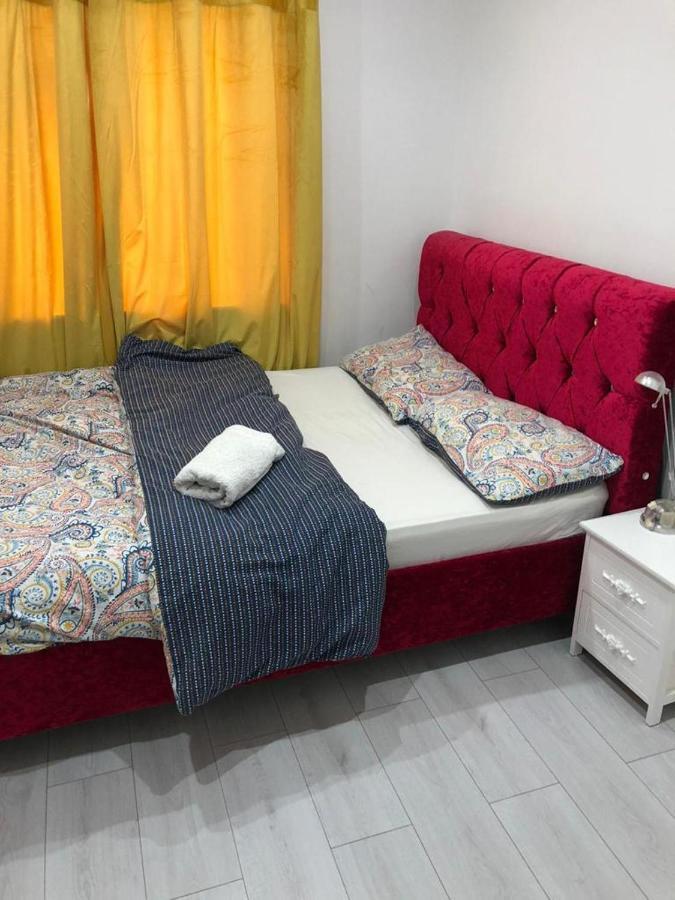 Cheerful 2 Bedroom Fully Furnished Holiday home *