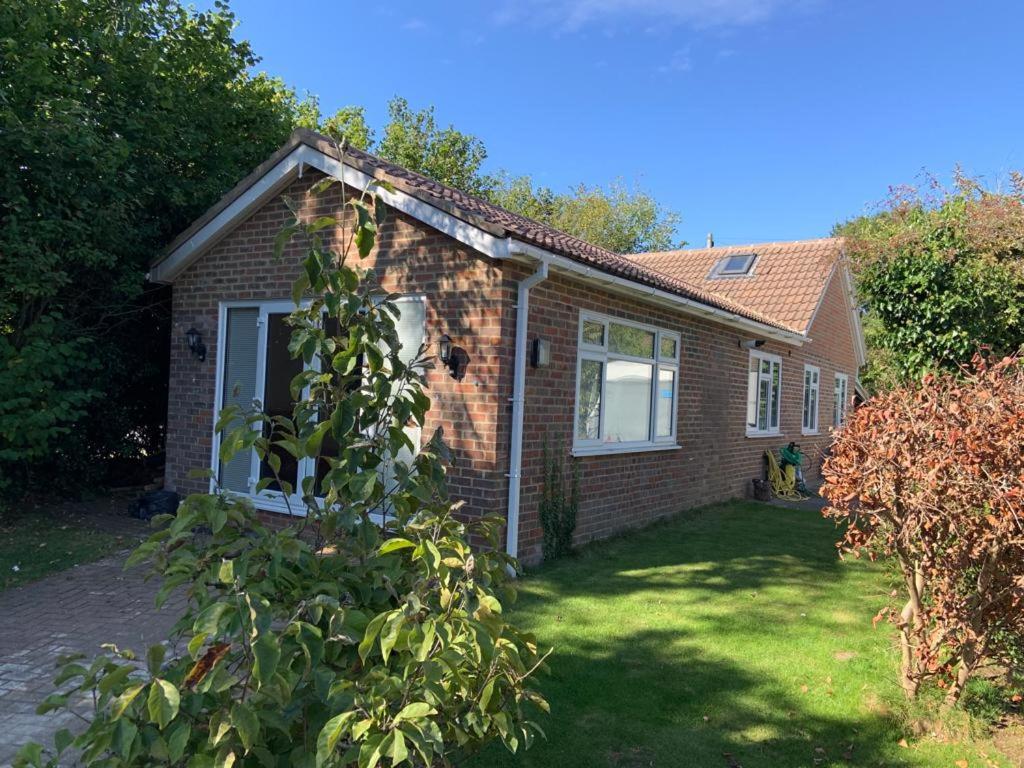 Cheerful 2 Bedroom Fully Furnished Bradenham (Buckinghamshire)