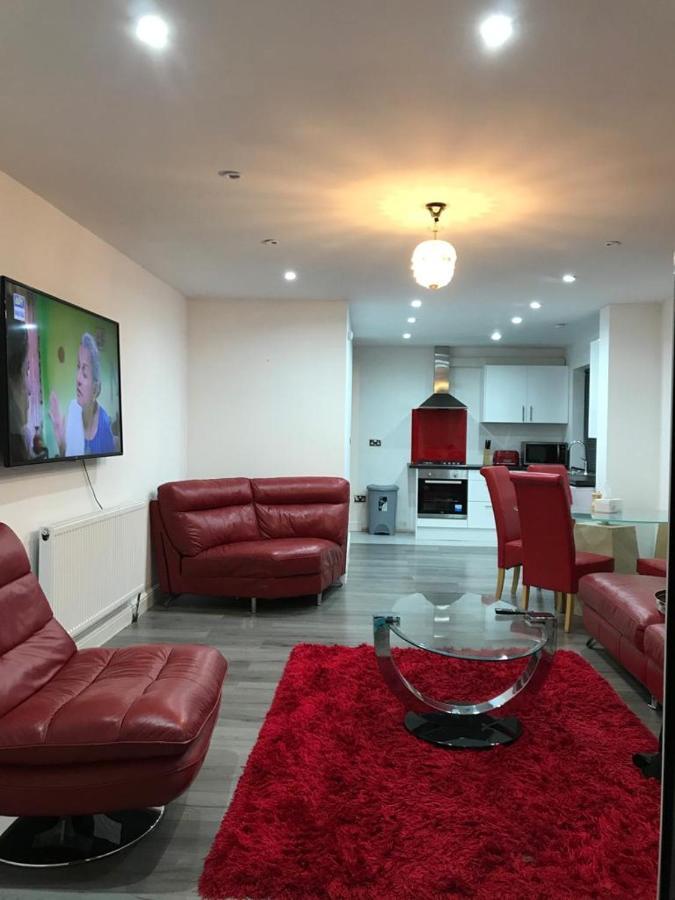 Cheerful 2 Bedroom Fully Furnished Holiday home Bradenham (Buckinghamshire)