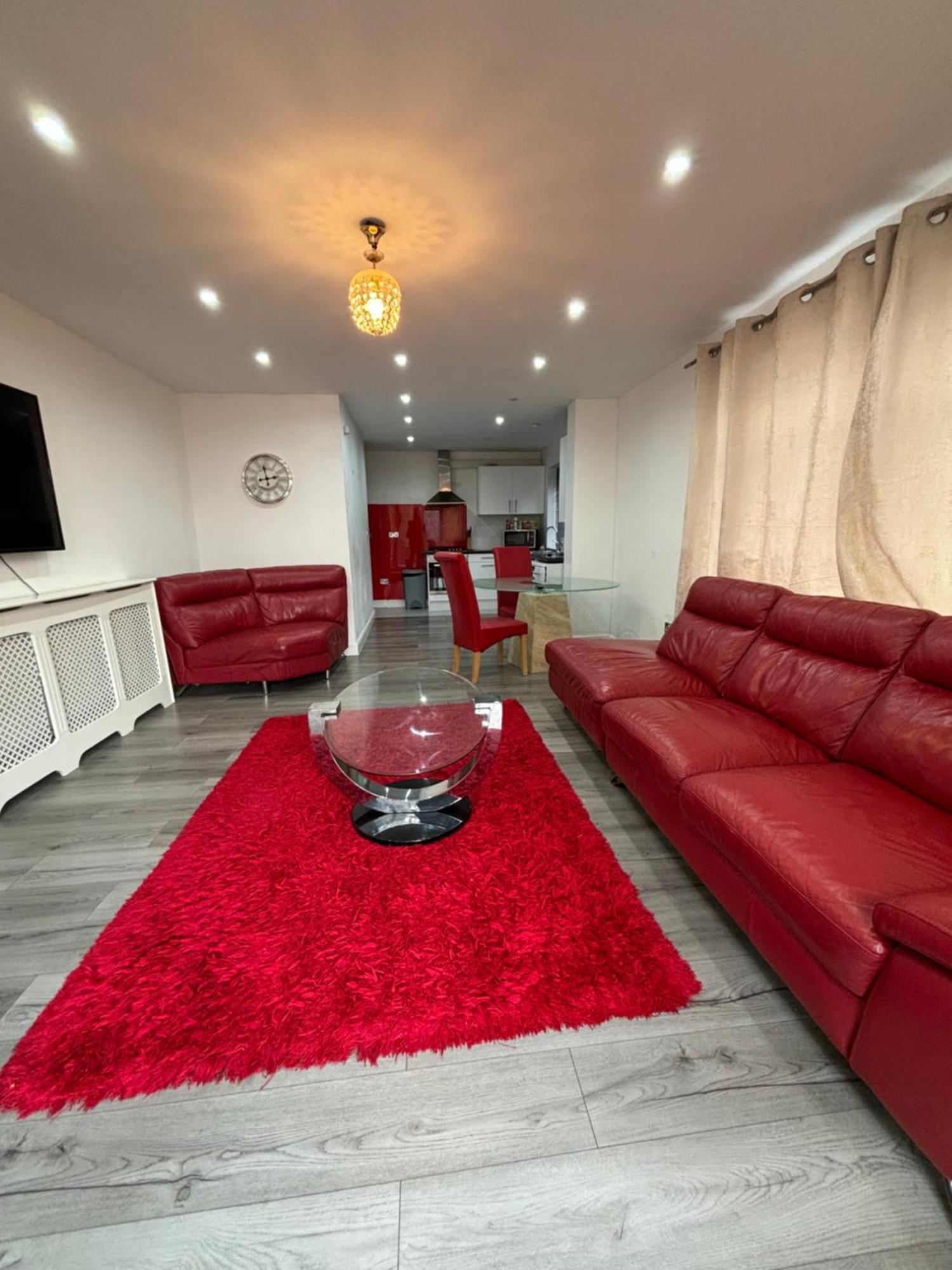 Holiday home Cheerful 2 Bedroom Fully Furnished