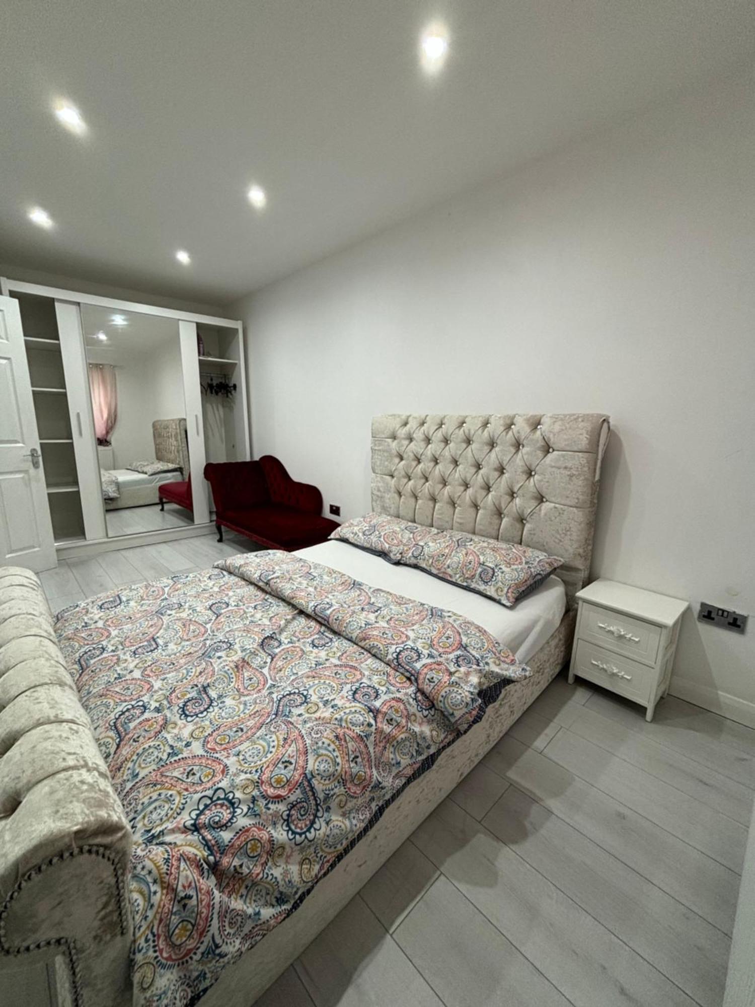Holiday home Cheerful 2 Bedroom Fully Furnished